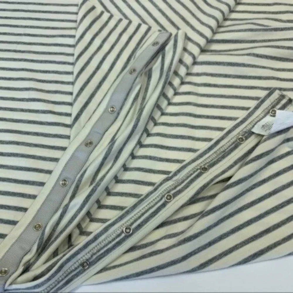 Nuroo Nursing Scarf Gray White Stripe Convertible Breastfeeding Cover Soft